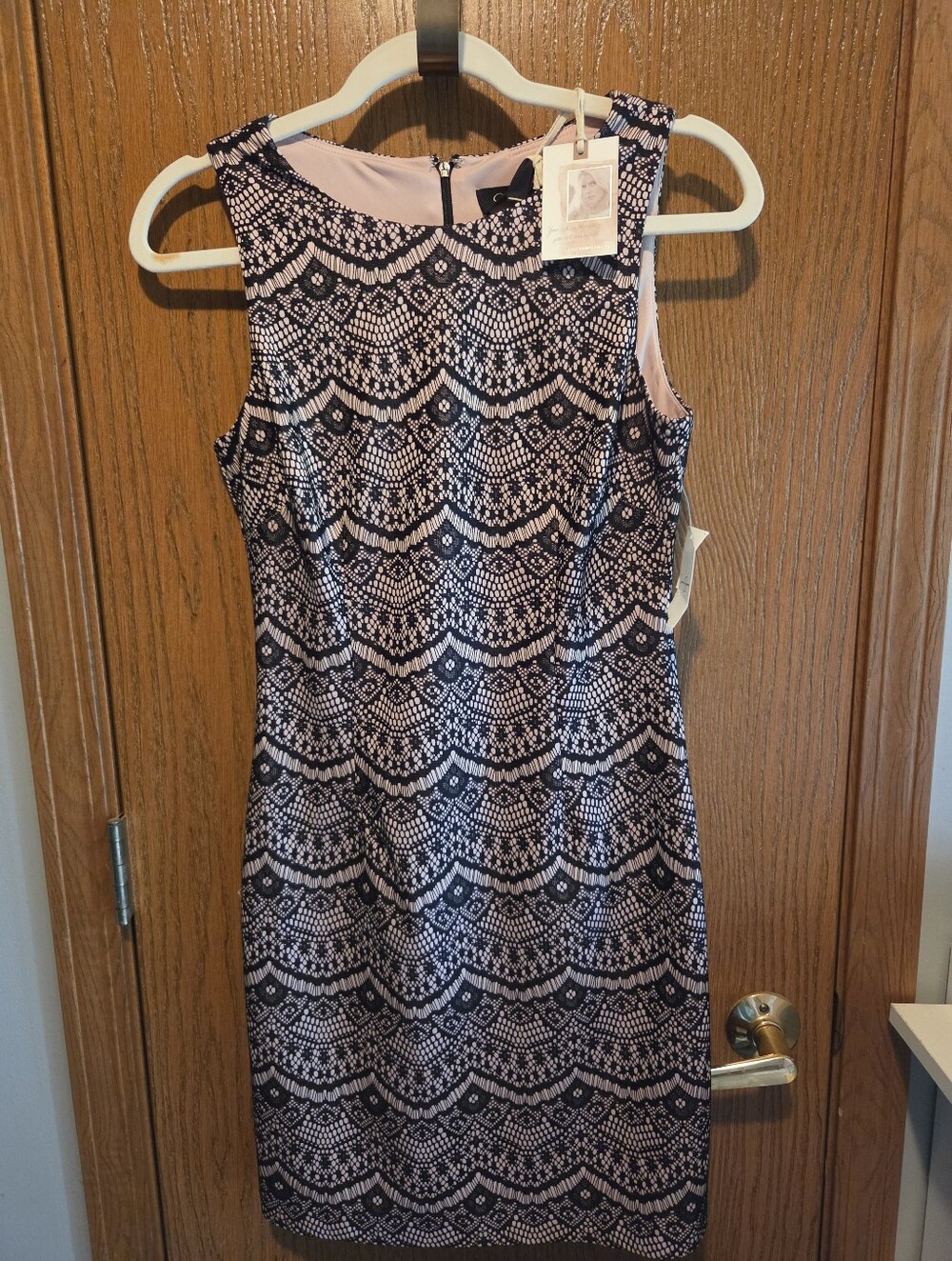 Jessica Simpson- Sleeveless , Lined dress.